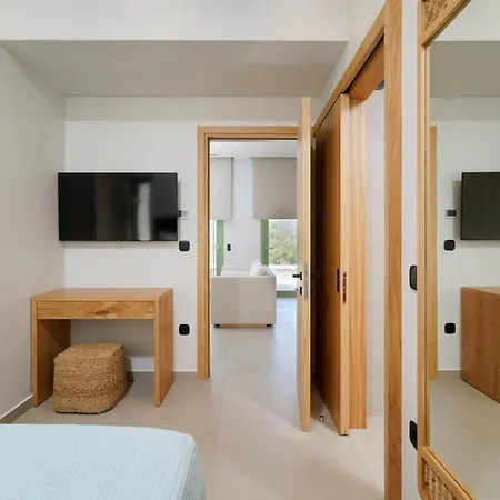 Willa Nomas With Private Pool