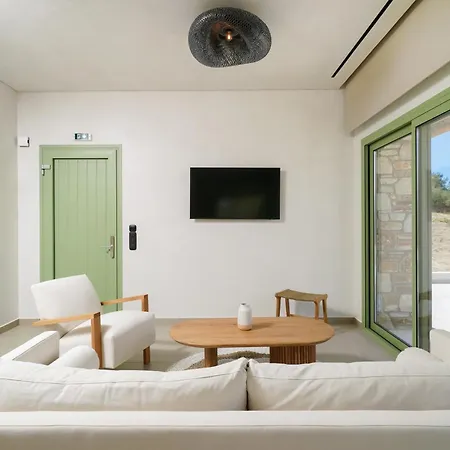 Willa Nomas With Private Pool