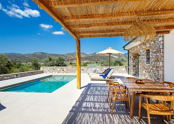 Villa Nomas With Private Pool Potos