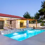 Nomas With Private Pool