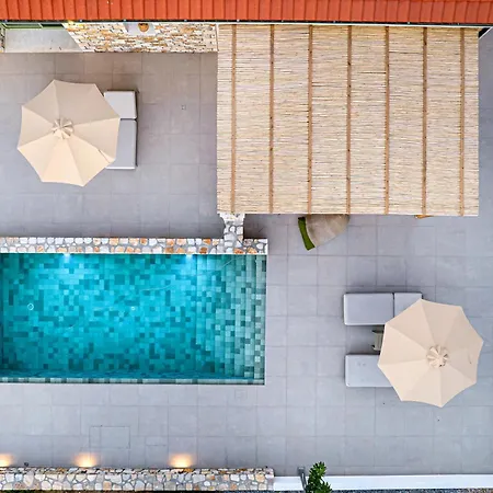 Villa Nomas With Private Pool