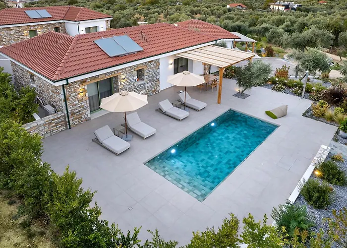 Nomas With Private Pool Villa